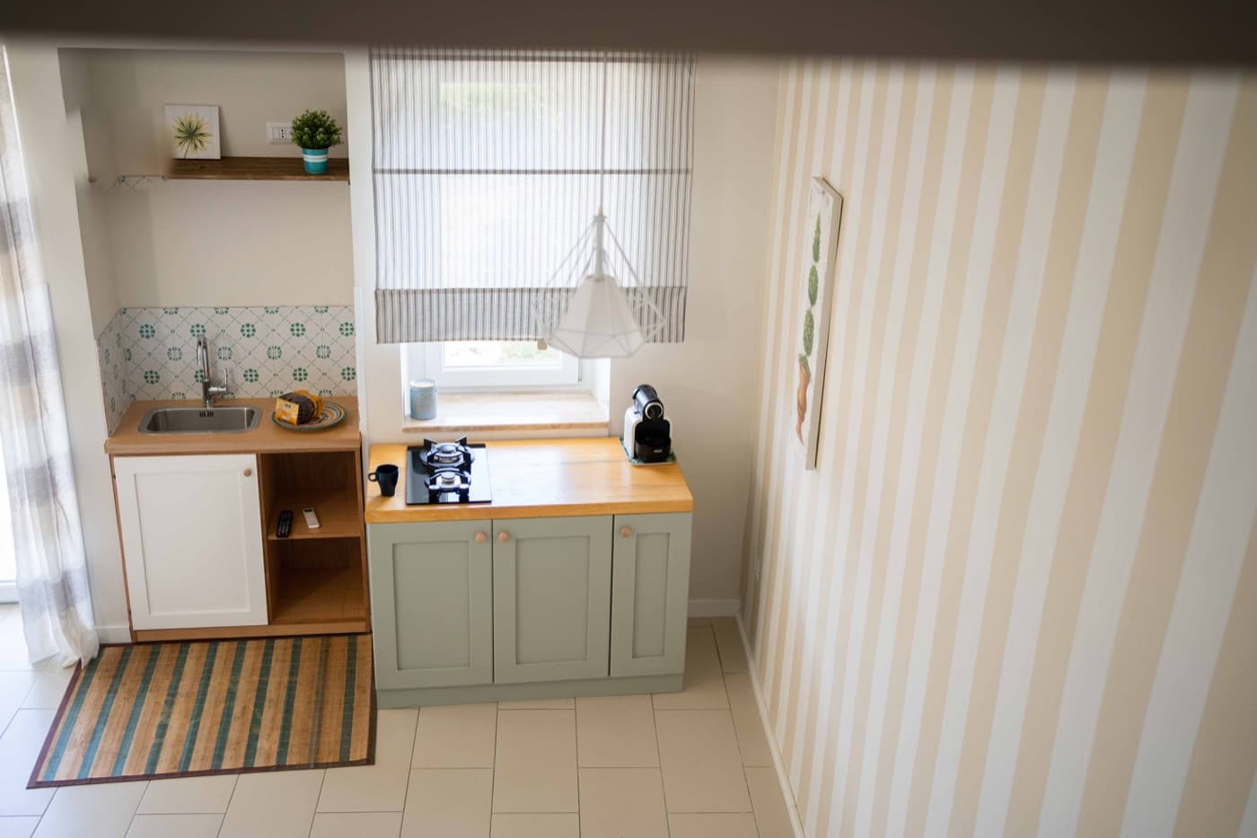 Cucina dell'appartamento L'Oltremare